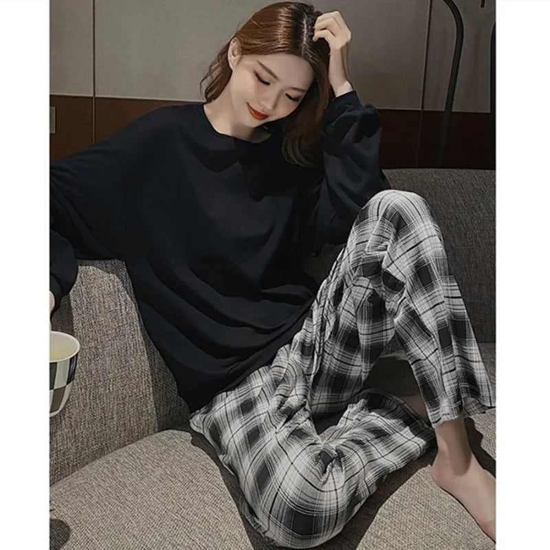 Long-Sleeved Nursing Pajamas with Chest Pads
